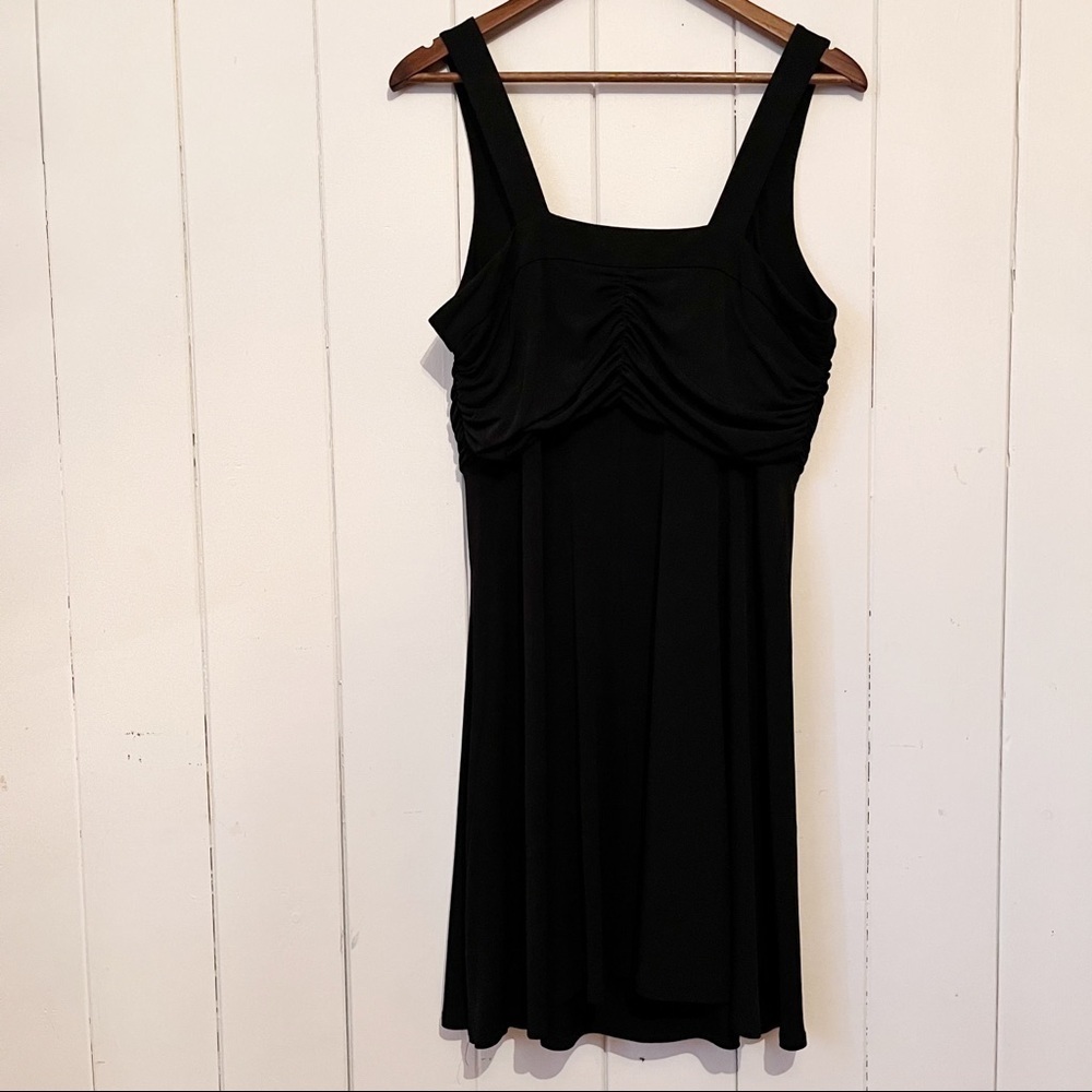Black Dress. Slinky material. - Picture 8 of 8
